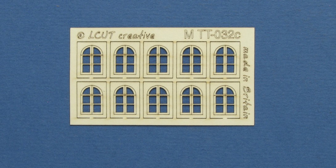 M TT0-32c TT:120 kit of 10 casement round top windows Kit of 10 casement round top windows. Made from 0.35mm paper.

